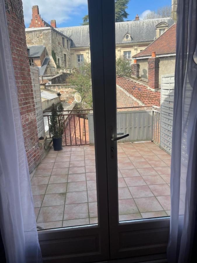 Erliz Noyon Exterior foto
